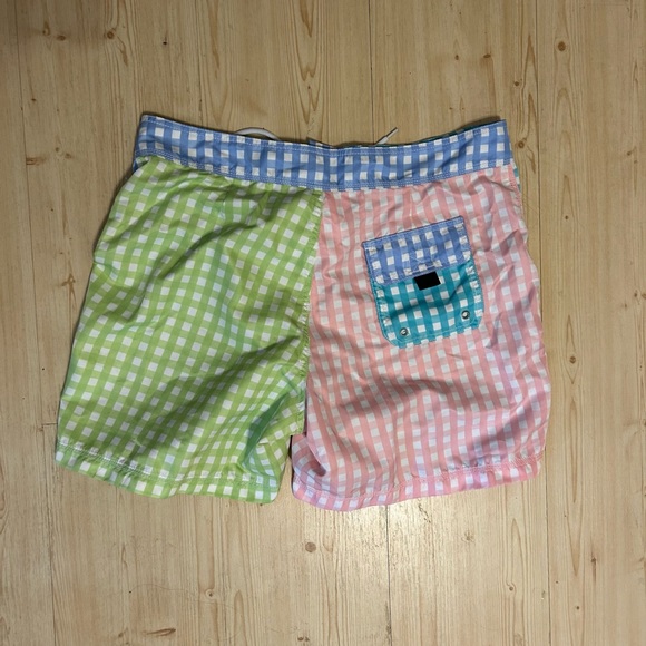 Vineyard  Vines Board Shorts - Picture 1 of 3